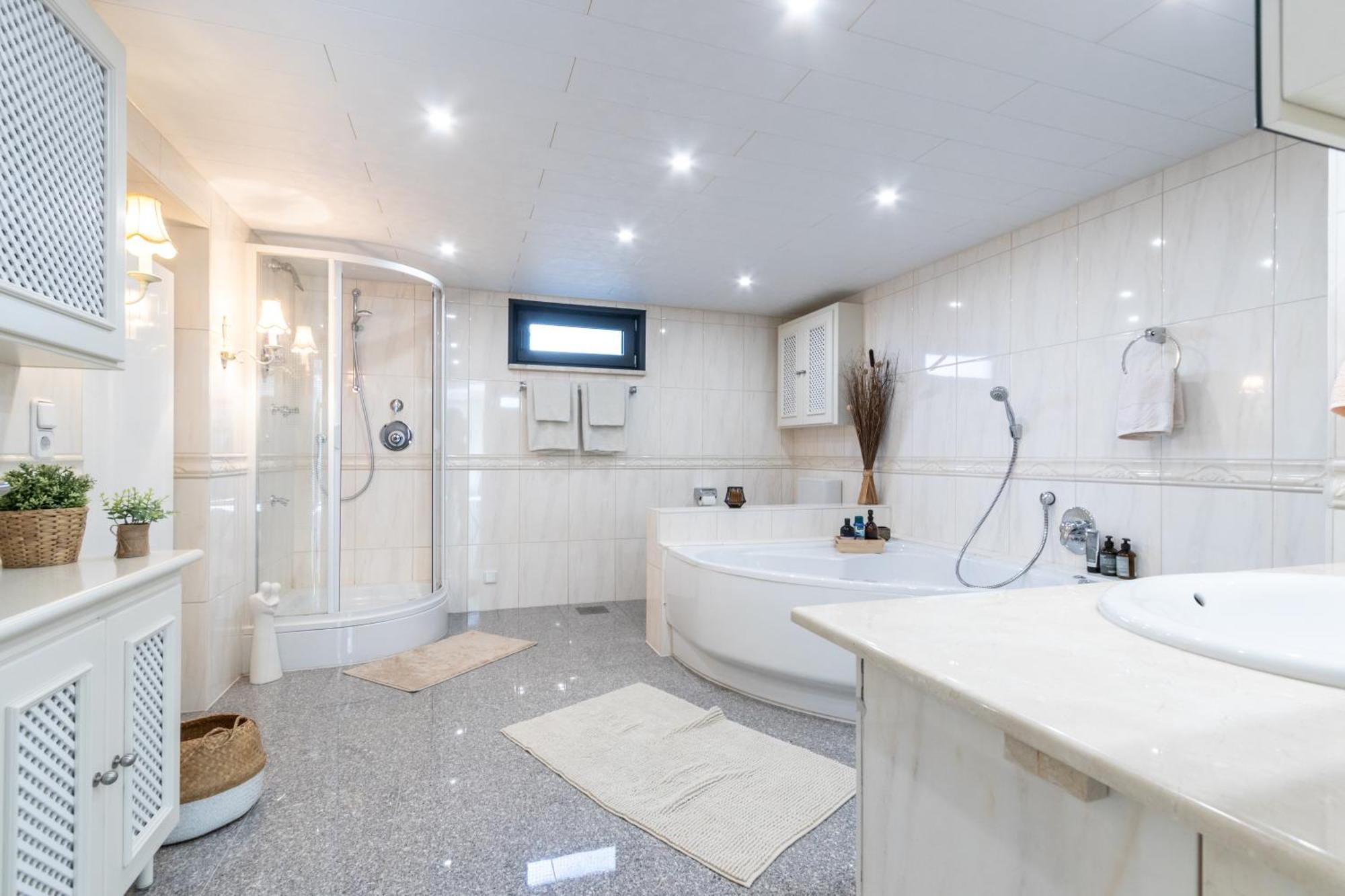 Eifelbergversteck Grosse Und Moderne Einliegerwohnung In มาเยิน ภายนอก รูปภาพ