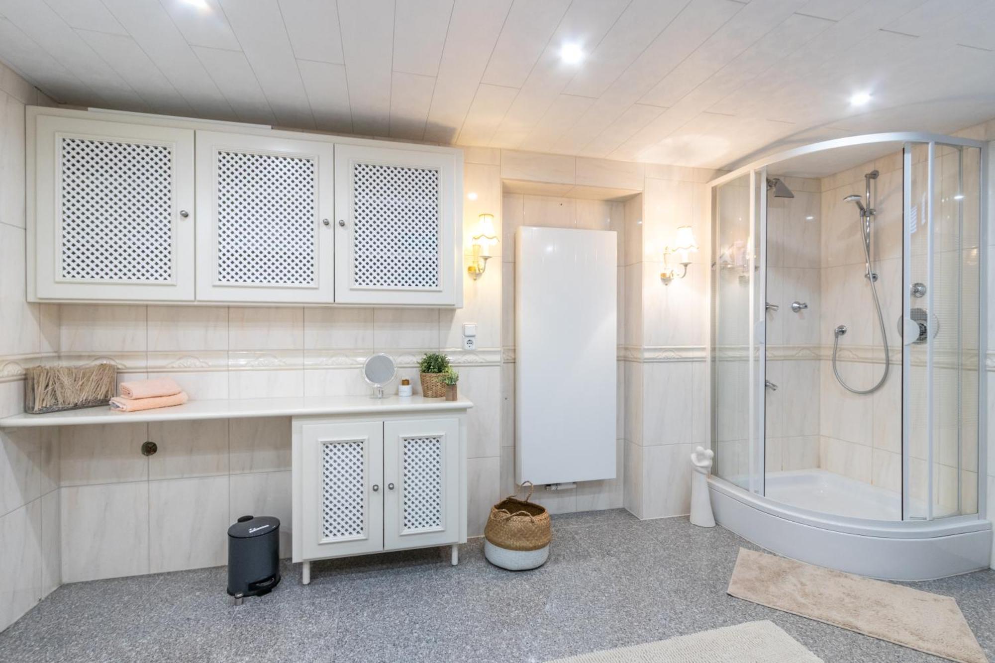 Eifelbergversteck Grosse Und Moderne Einliegerwohnung In มาเยิน ภายนอก รูปภาพ